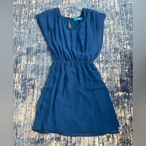 Women’s dress - Medium